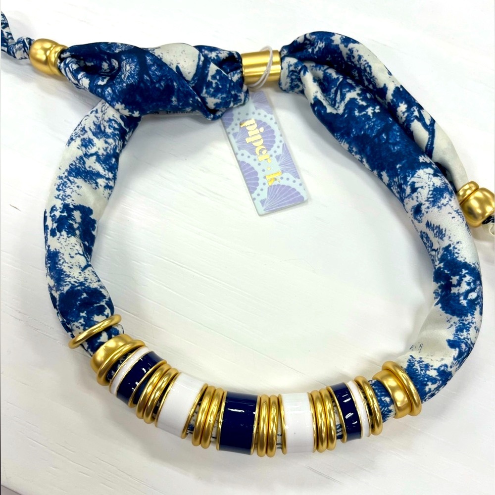NWT ⚜️🩵💙⚜️ Piper K gorgeous blue tones adjustable scarf necklace - Picture 10 of 14